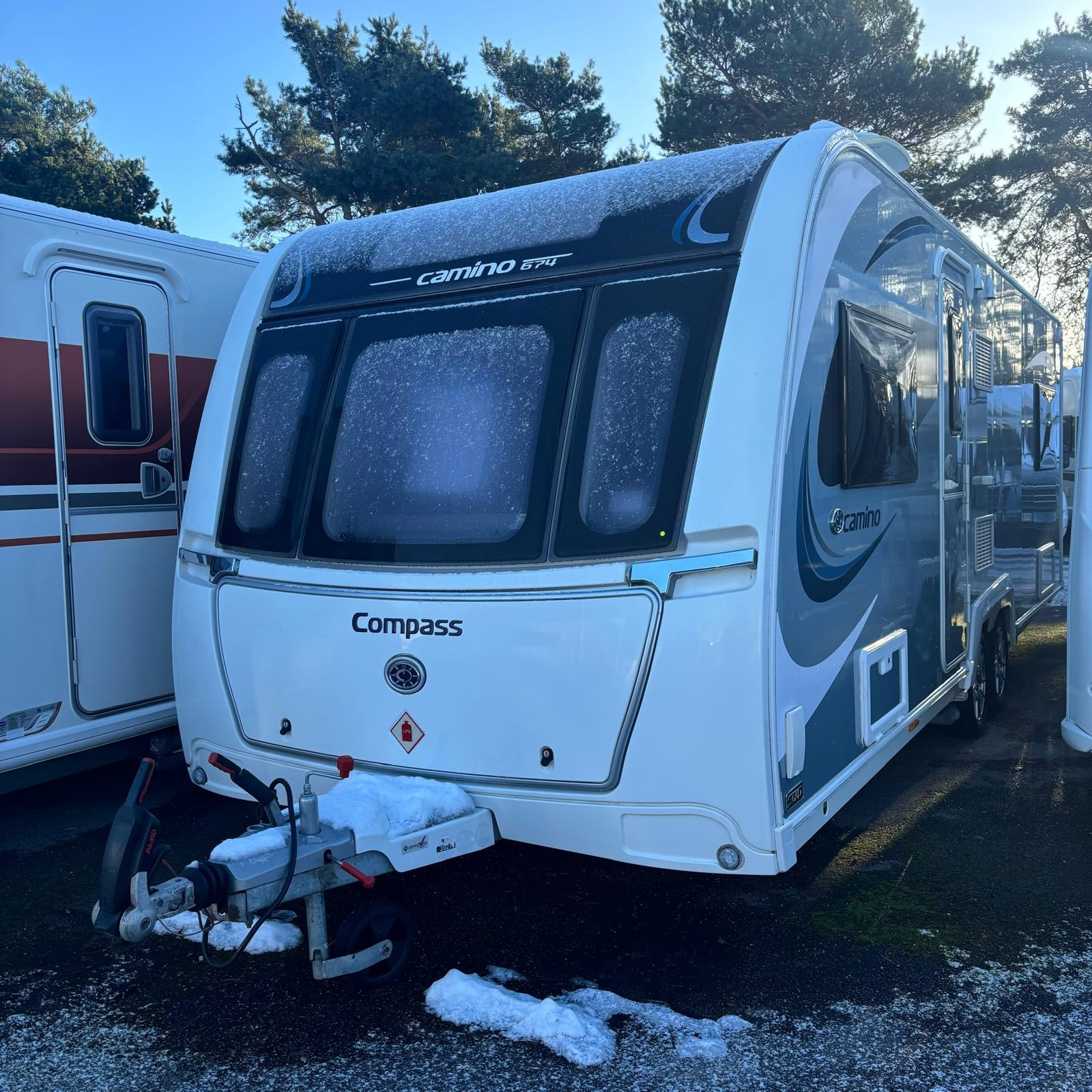 2019 Compass Camino 554