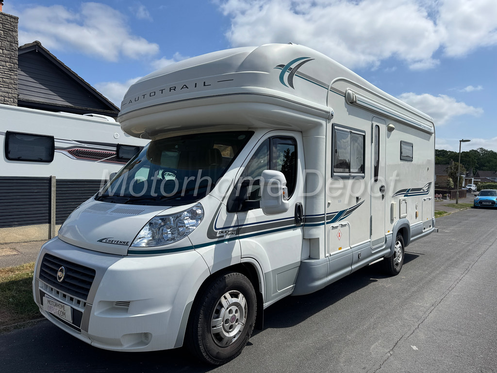 Auto-Trail Cheyenne 696