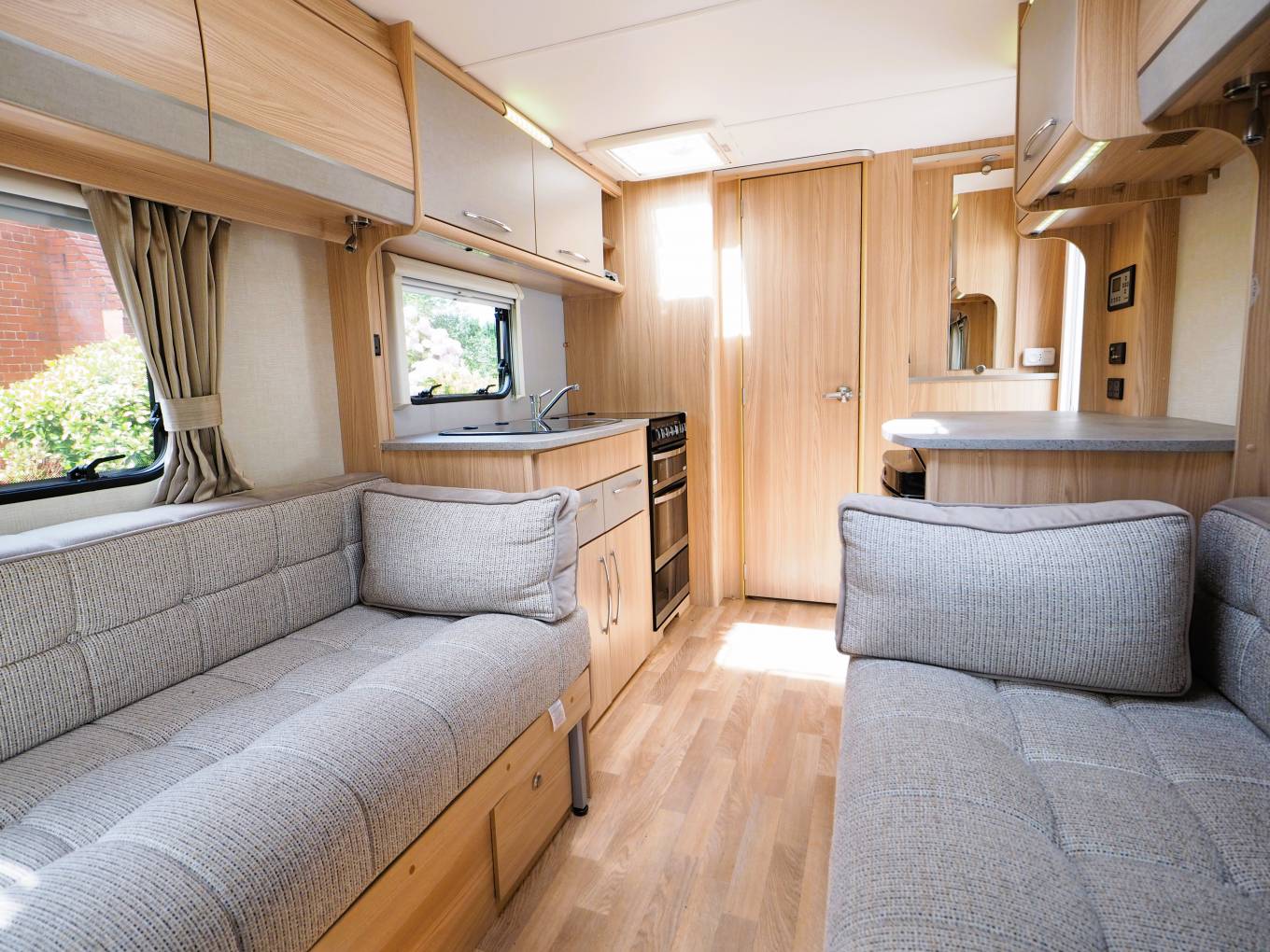 Coachman Amara 450 INC MOVER