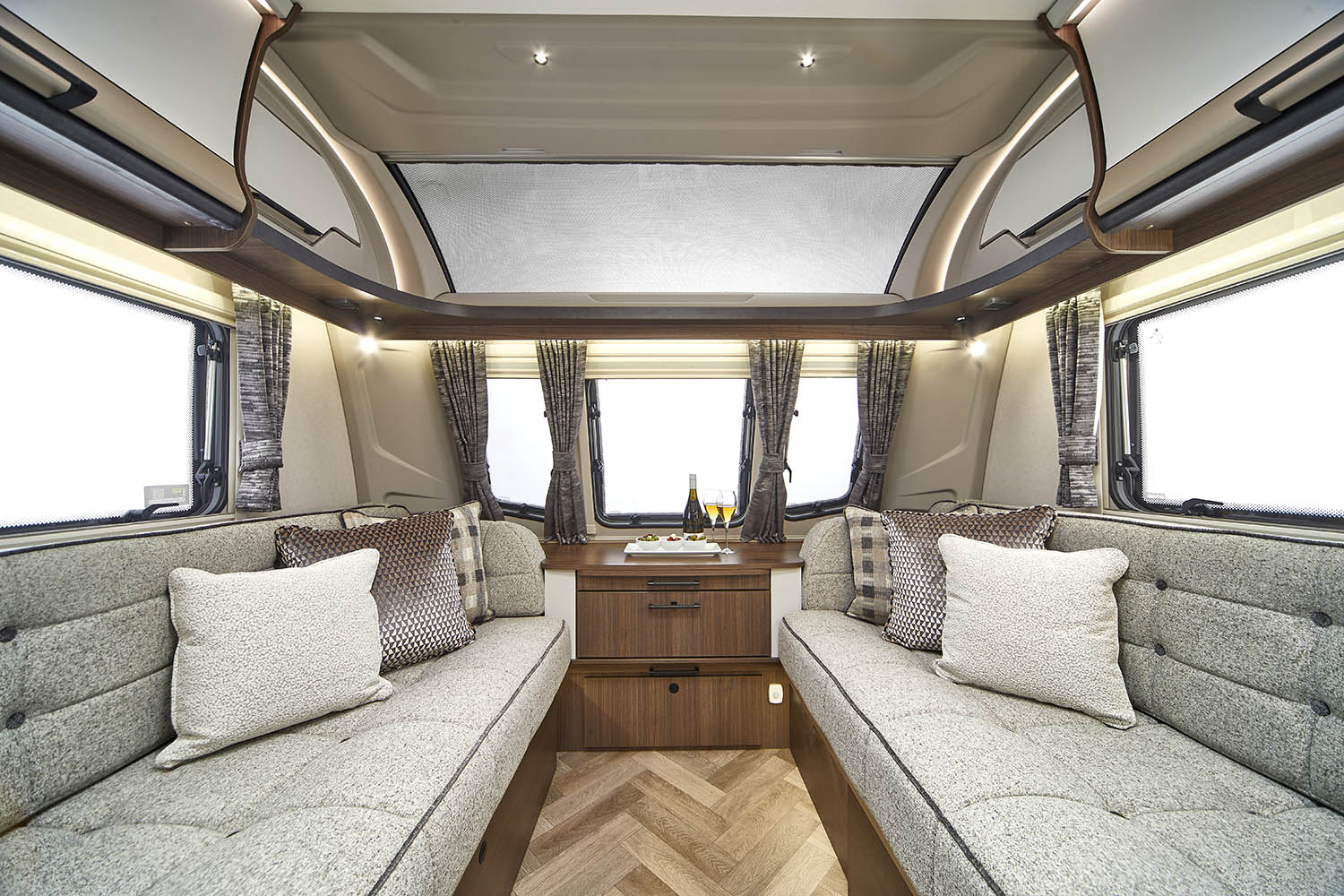 Coachman Laser Xtra 875