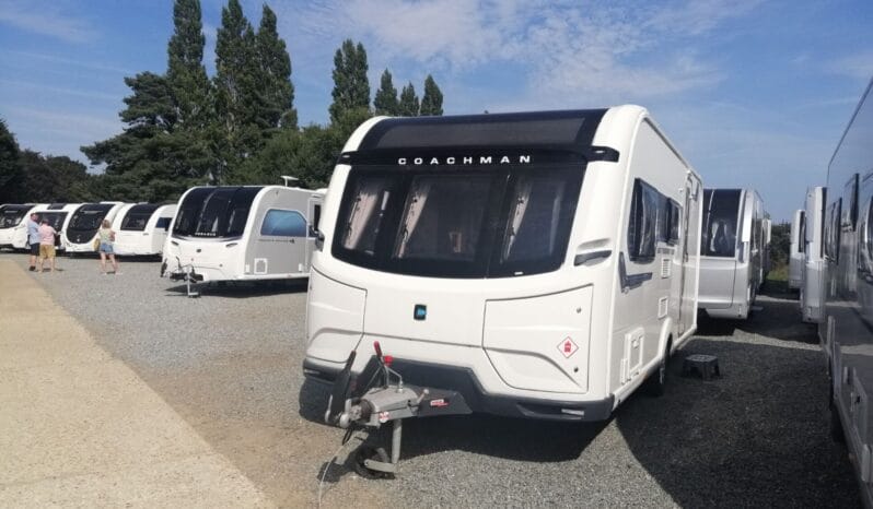 Coachman VIP 520 — 2027 Season