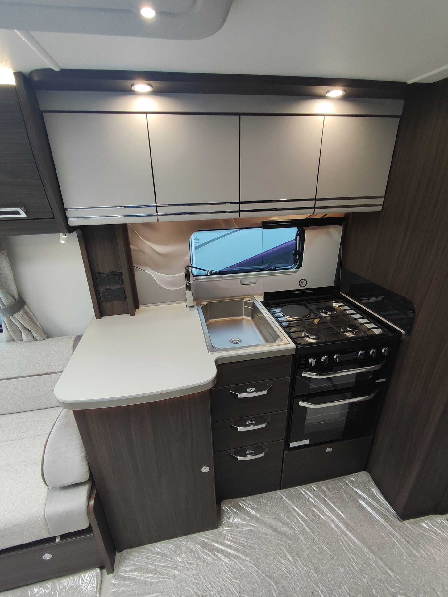 2023 Buccaneer Commodore Quad Motor Mover