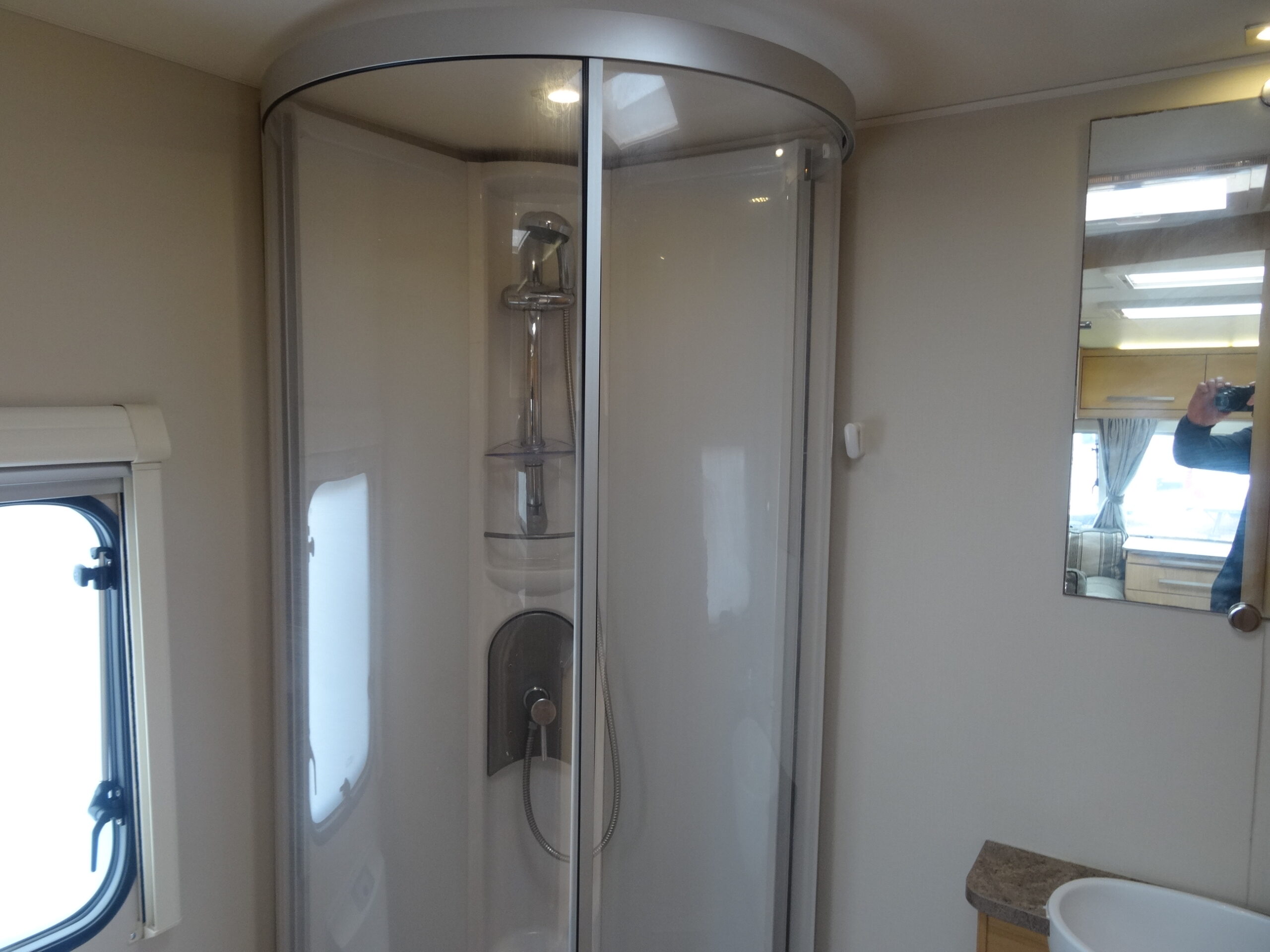 2012 Compass Vantage 462 2-Berth Caravan with Motor Mover