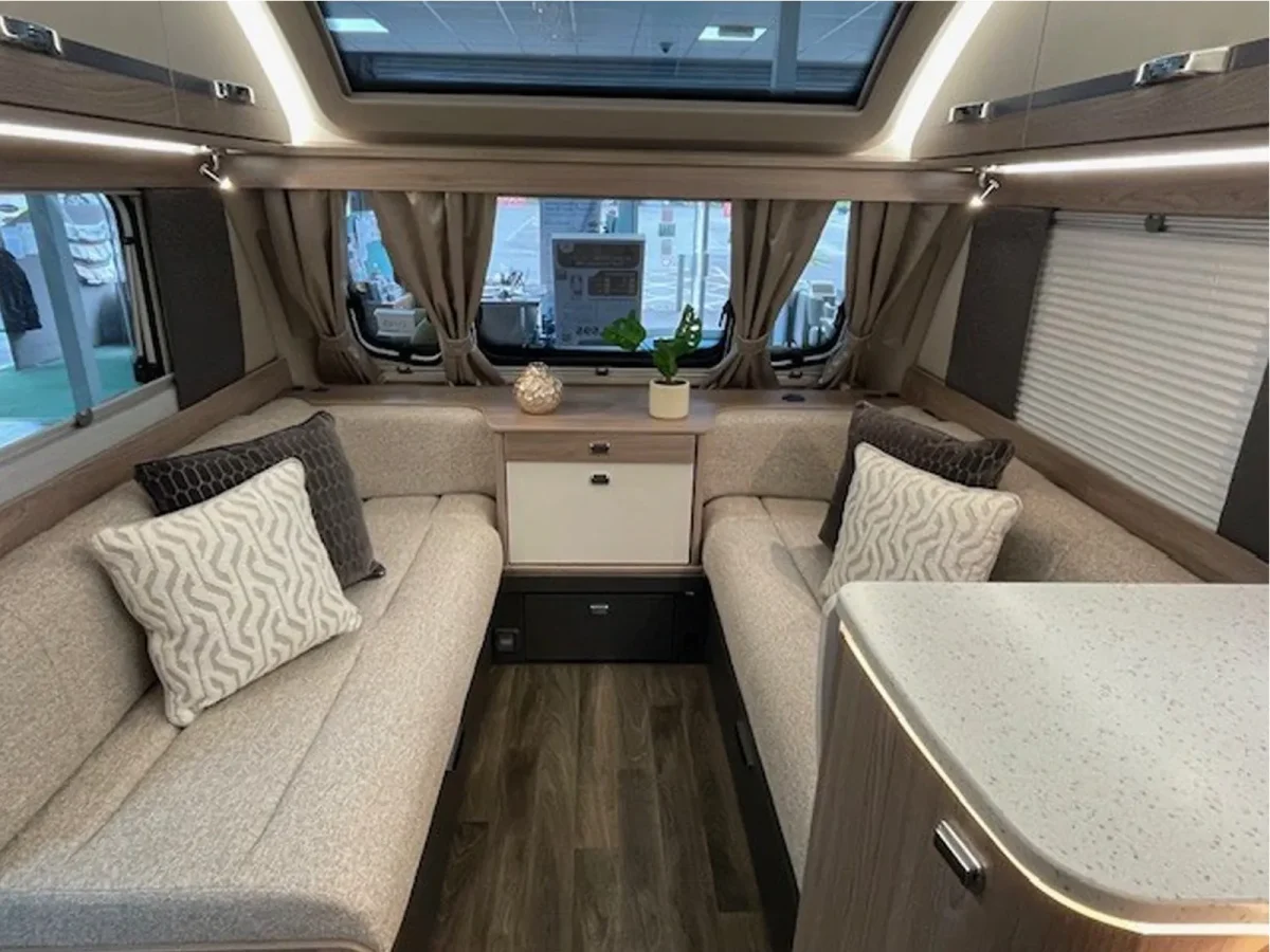 Swift Conqueror 580