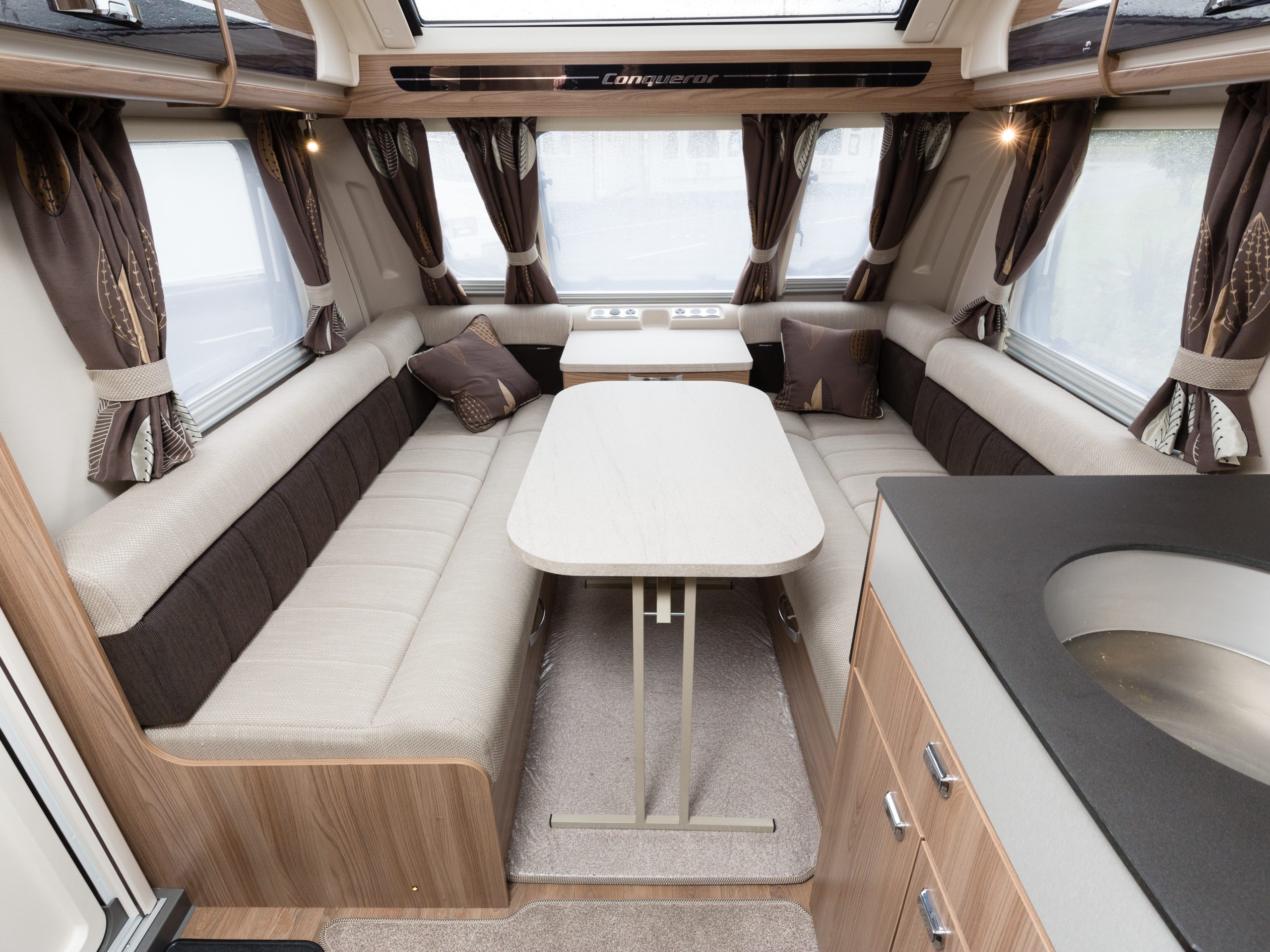 Swift Conqueror 560