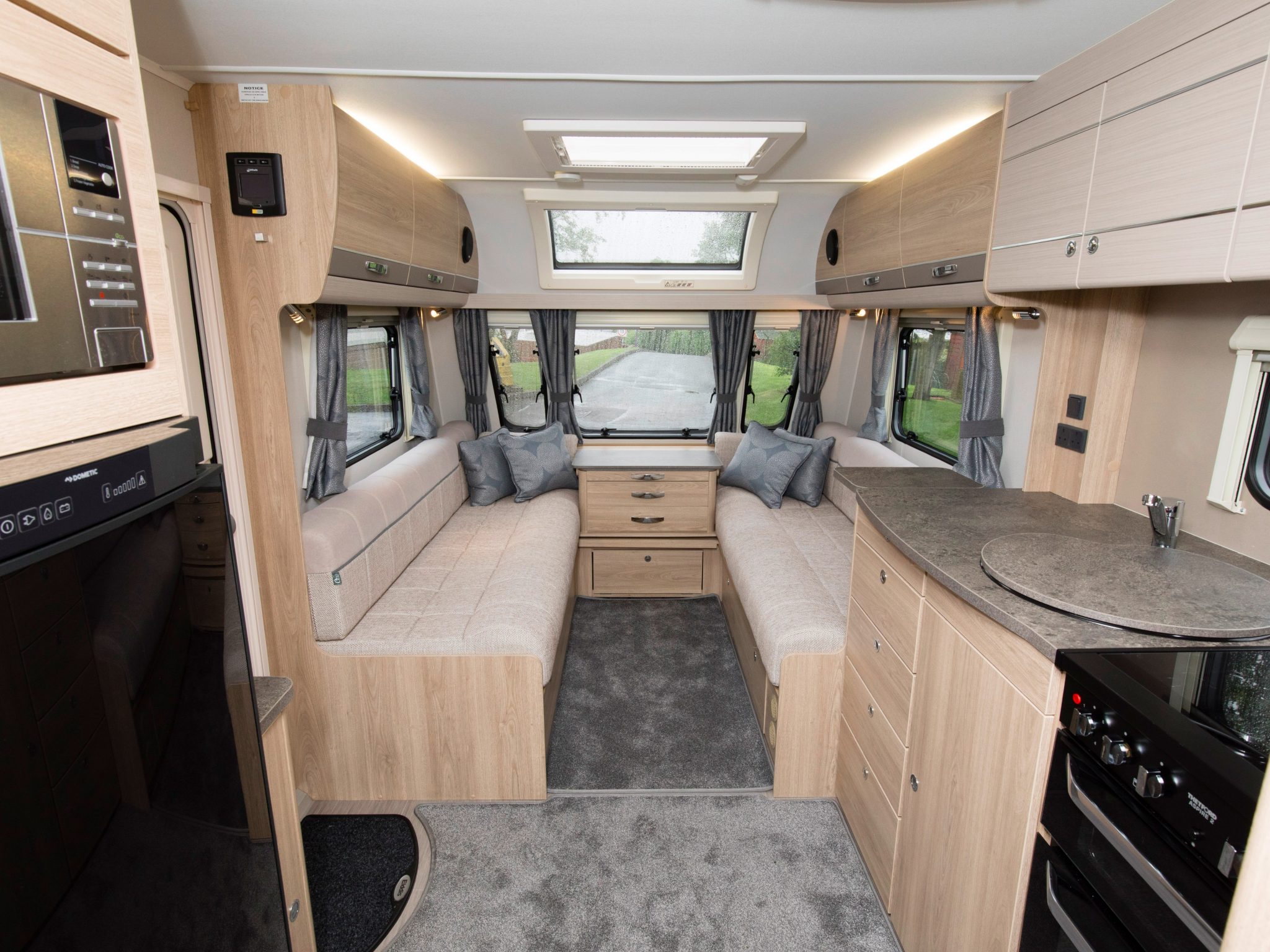 2022 Elddis Avante Riva 860
