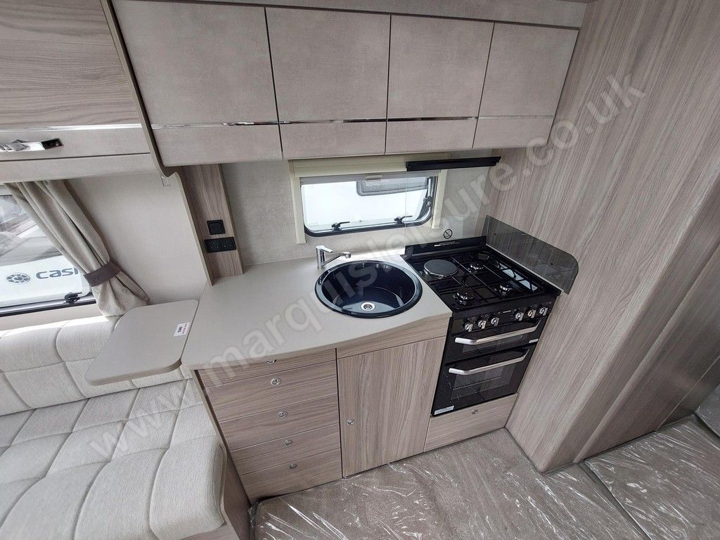 2022 Elddis Avante Riva 860