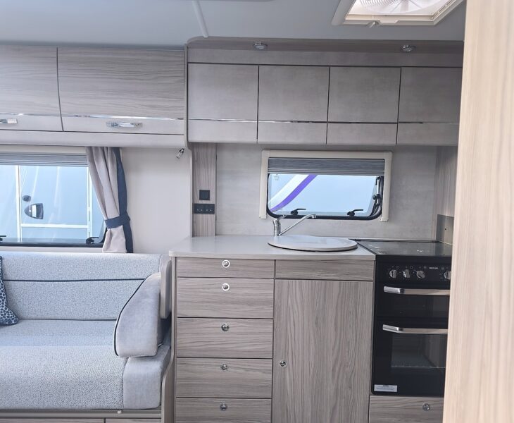 2017 Elddis Chatsworth 482