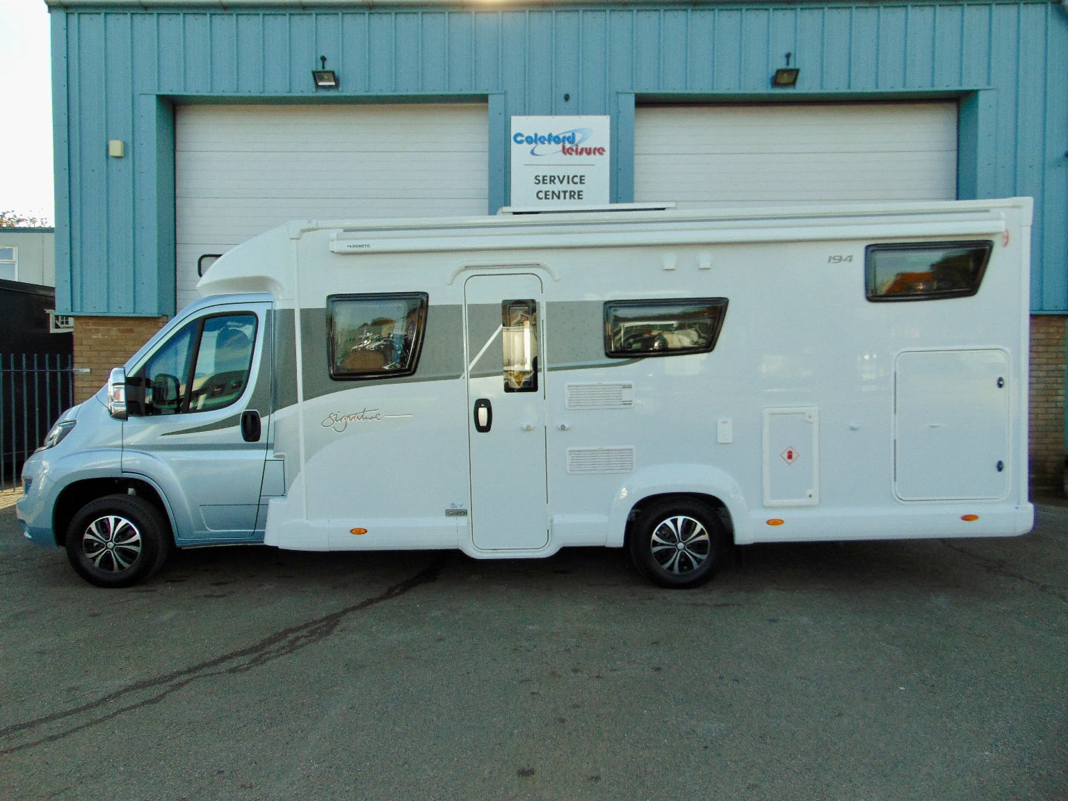 2026 Elddis Signature 194 New 4-Berth Motorhome with Front Lounge