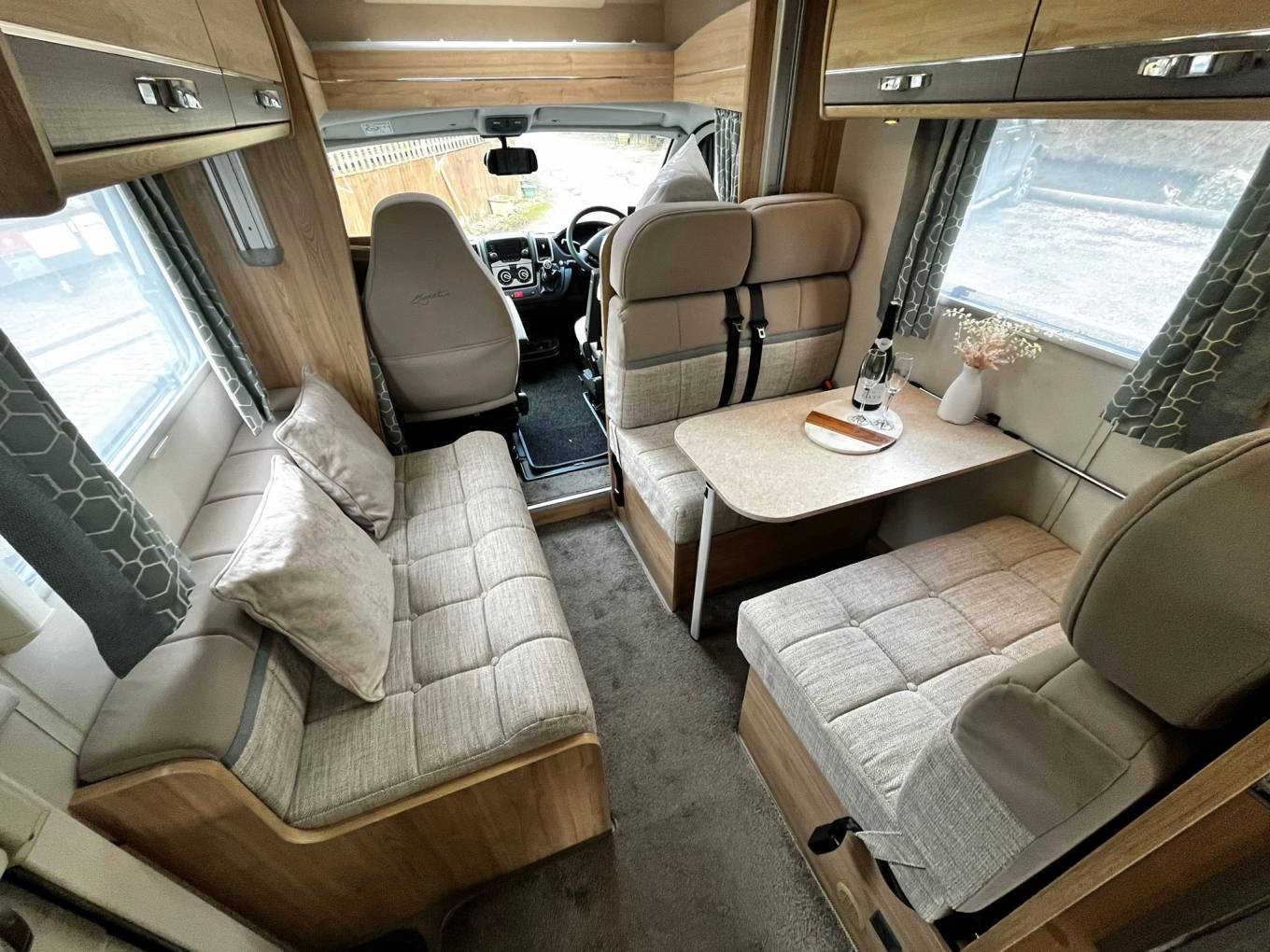 Elddis Signature 196