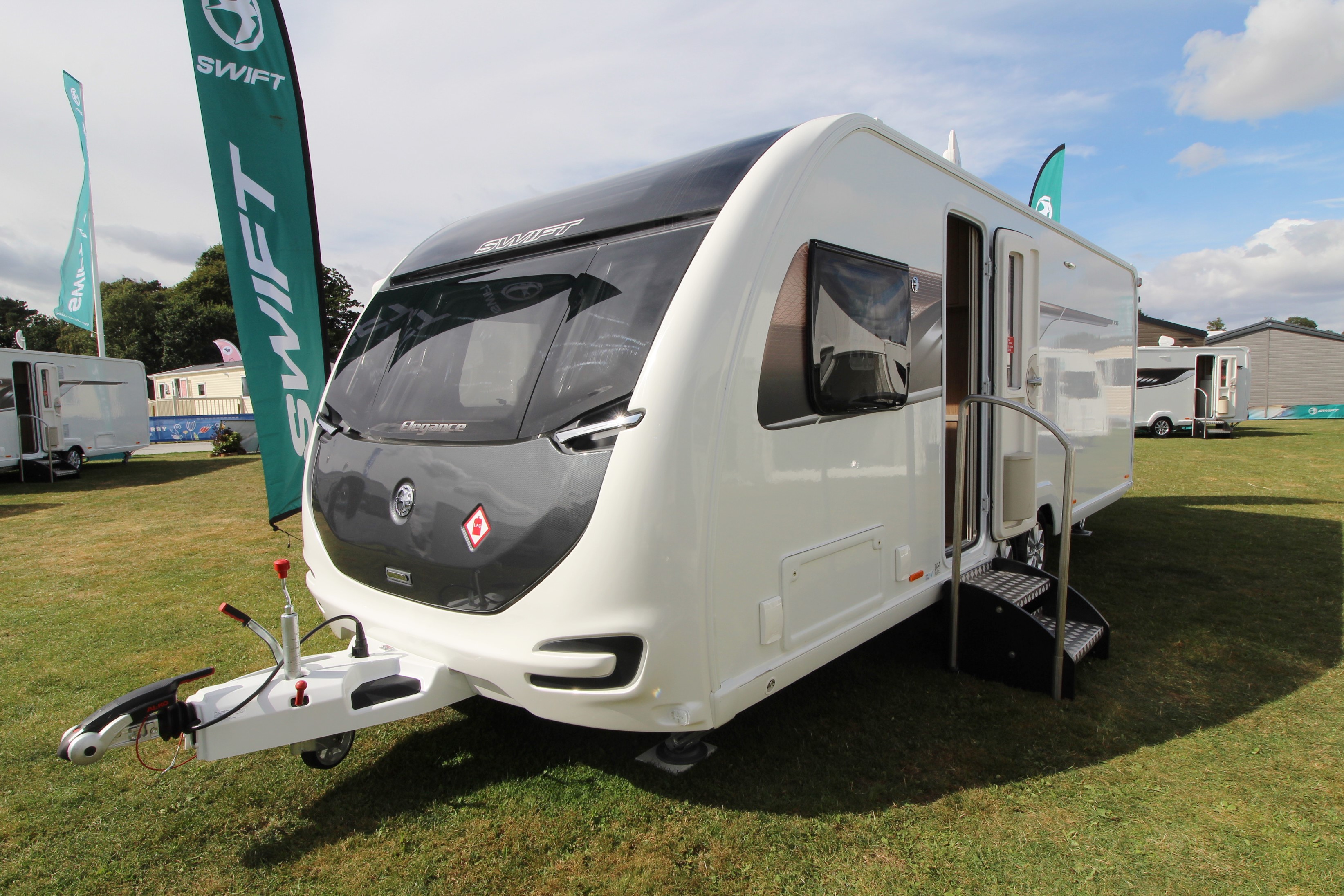 Swift Elegance Grande 835