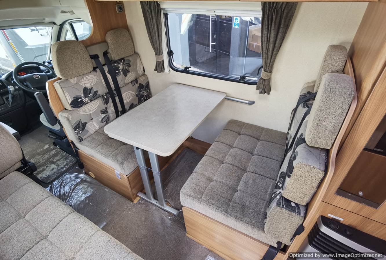 Swift Escape 696