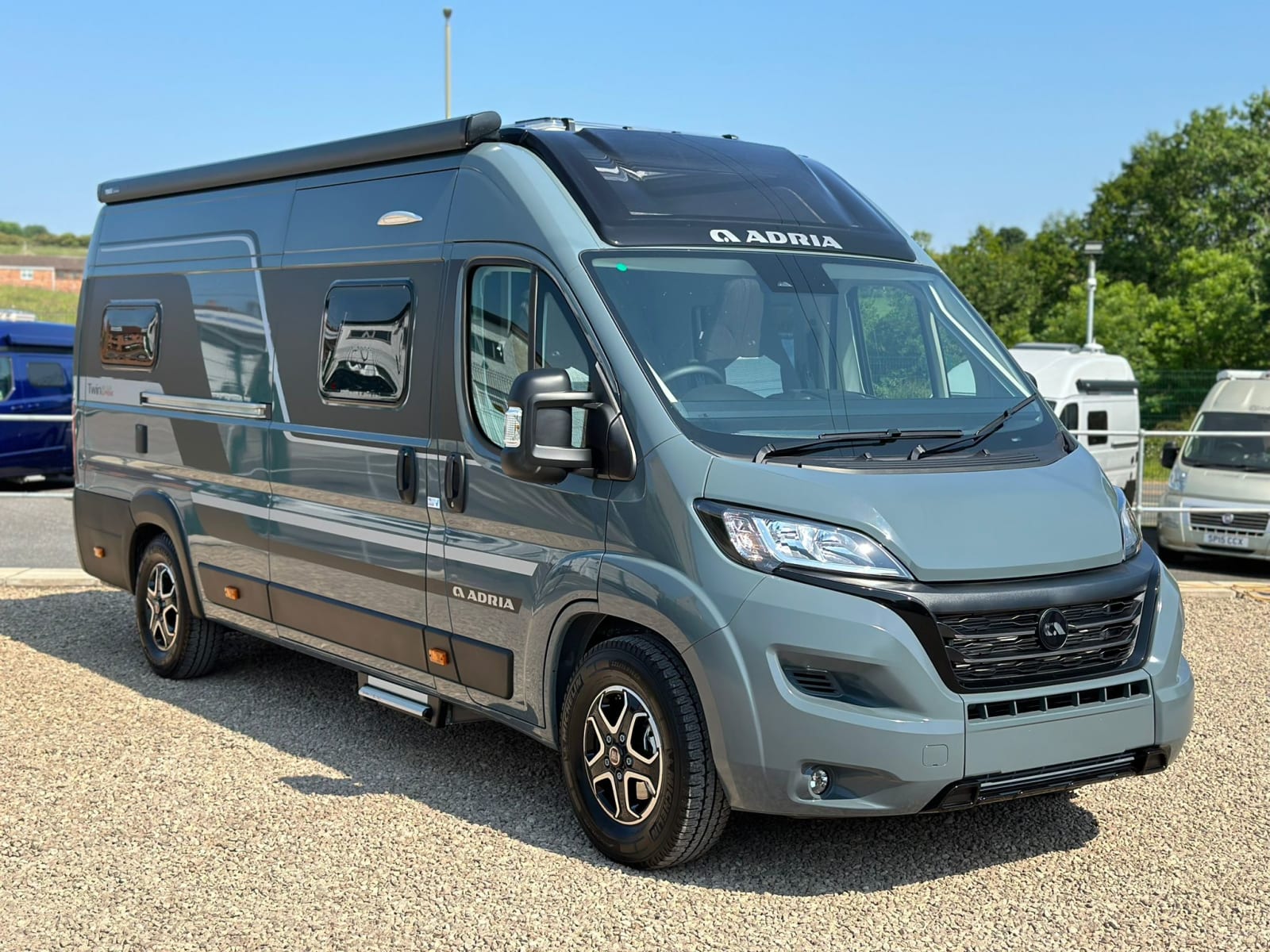 Adria Twin Sports 640 SLB 180BHP Auto