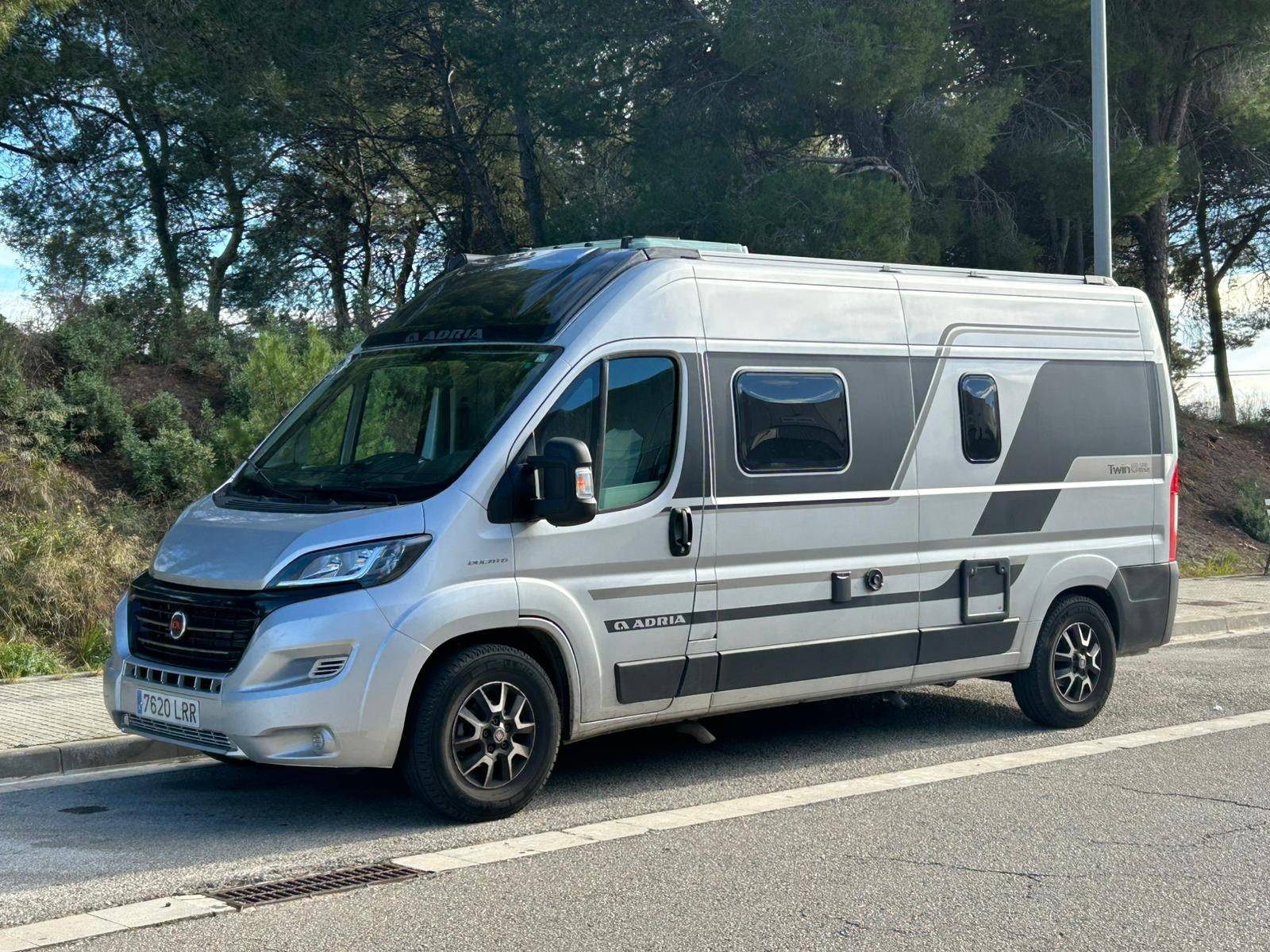 2022 Adria Twin Supreme 600 SPB 140BHP Auto