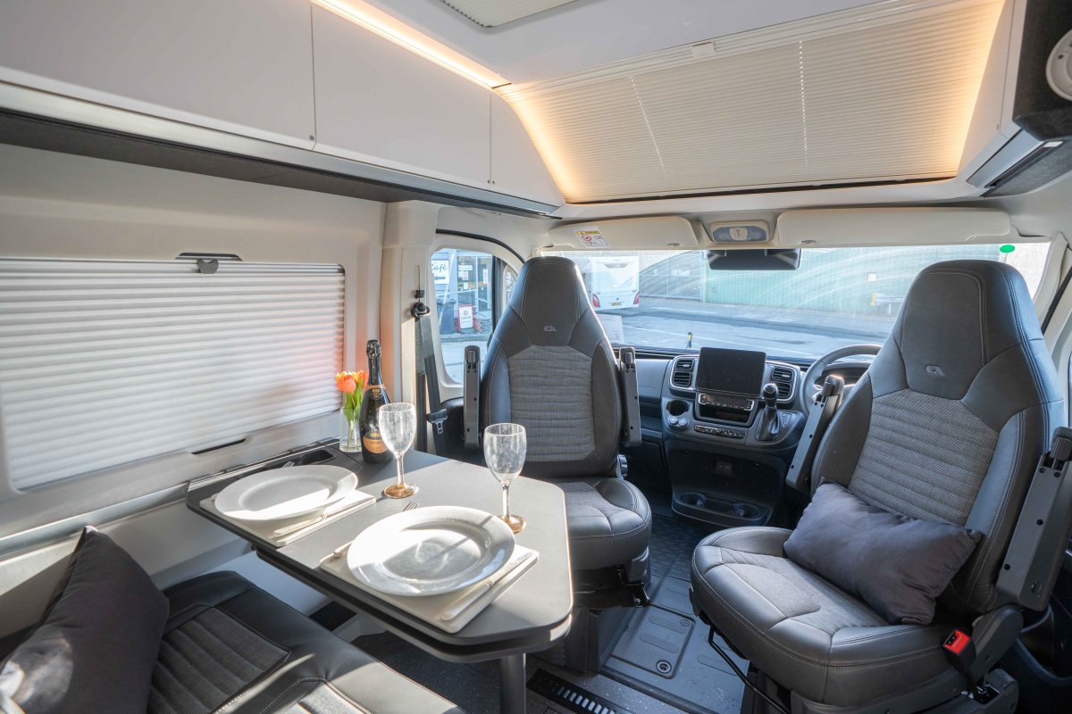 Adria Twin Supreme 640 SGX 140BHP Auto