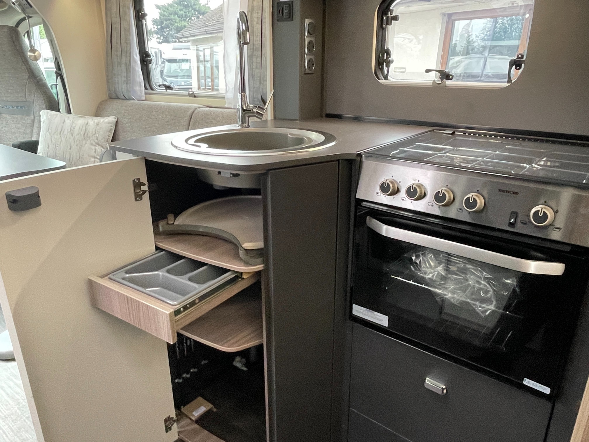 Swift Voyager 564