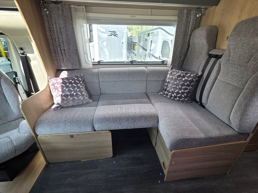 Auto-Trail Imala 736