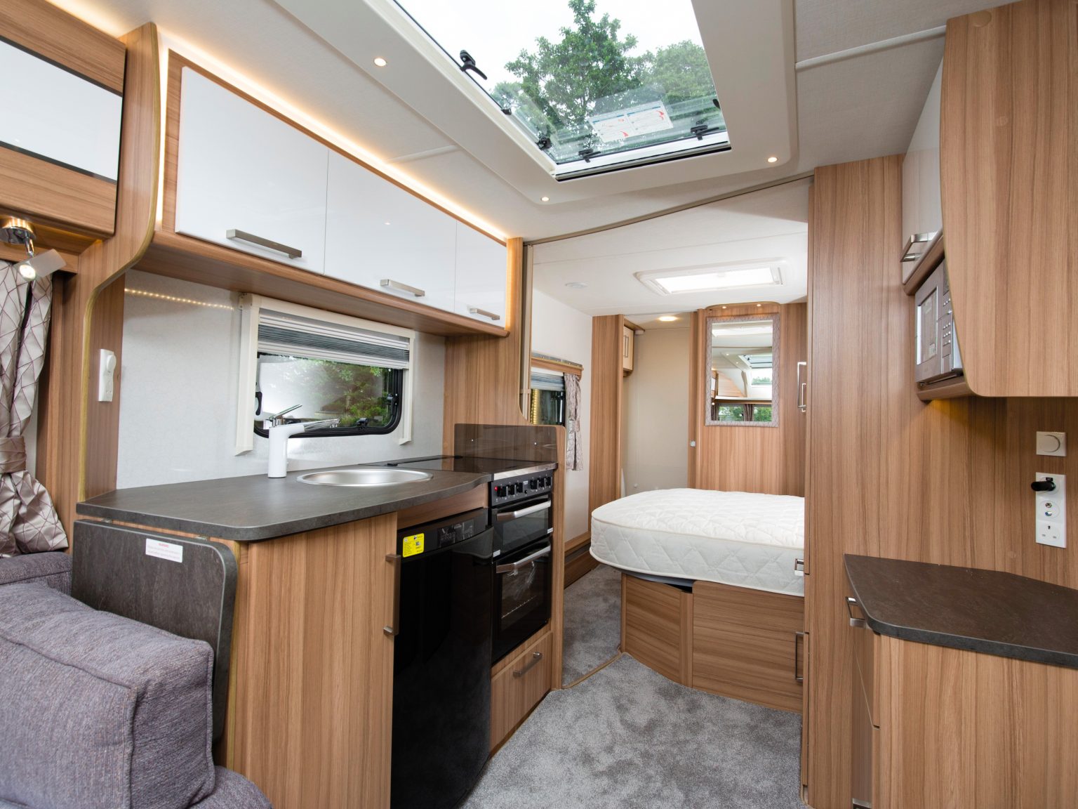 2018 Lunar Lexon 560