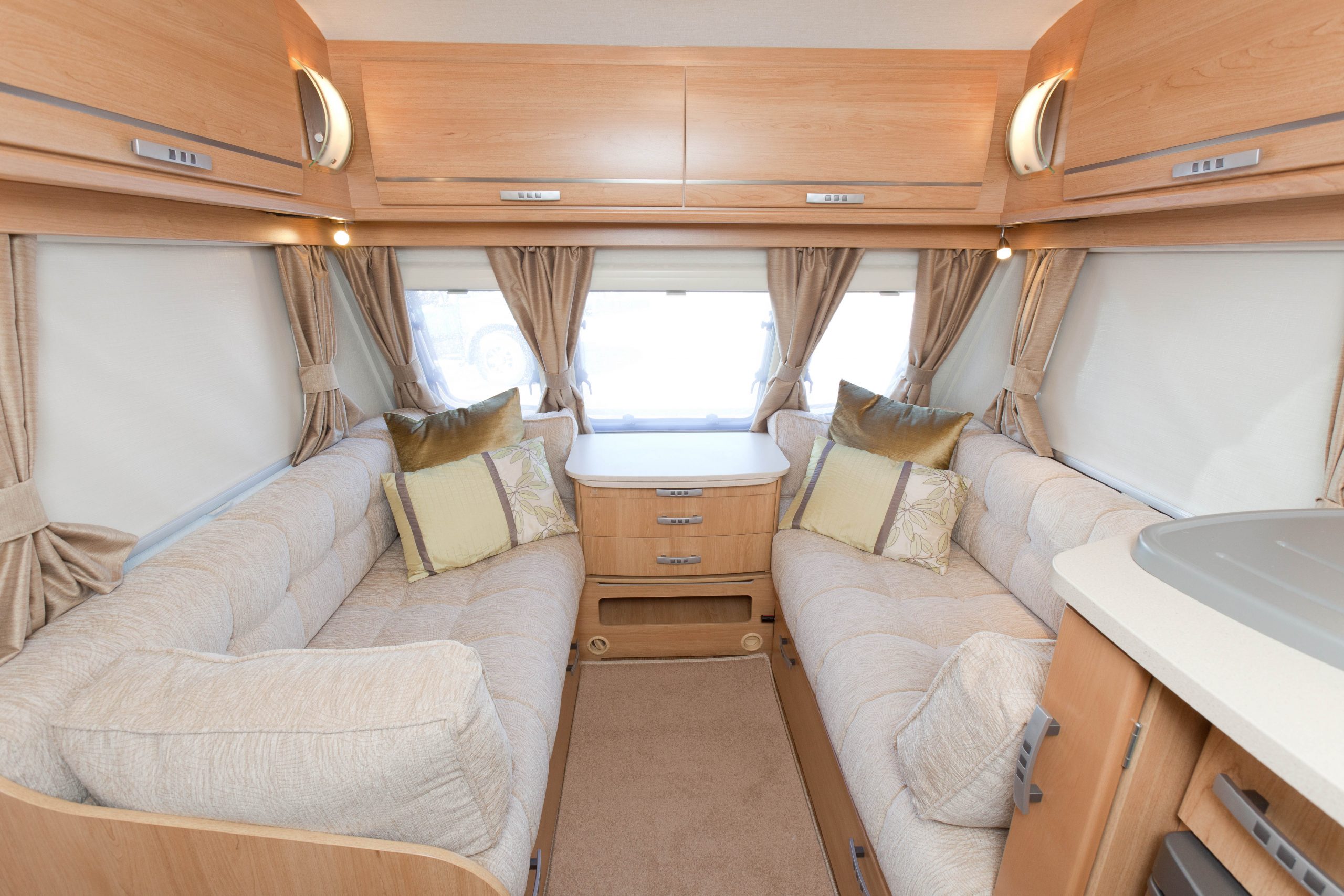 2022 Lunar Quasar 534 - 4-Berth Caravan with Fixed Bed and Side Kitchen