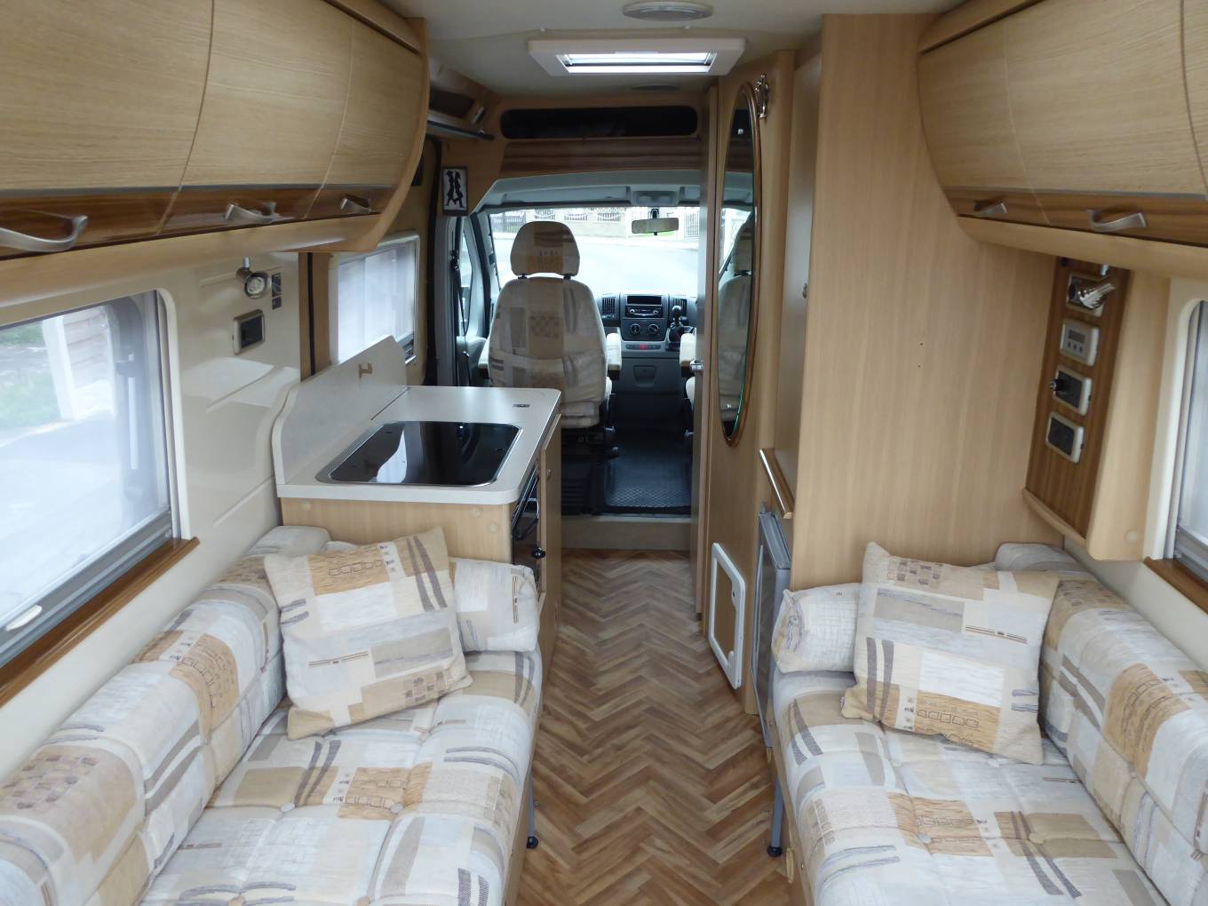 Swift Mondial Fiat Ducato, 2 Berth, 2 Belts, Rear Lounge, MOT, 12 Months Warranty, Habitation Service