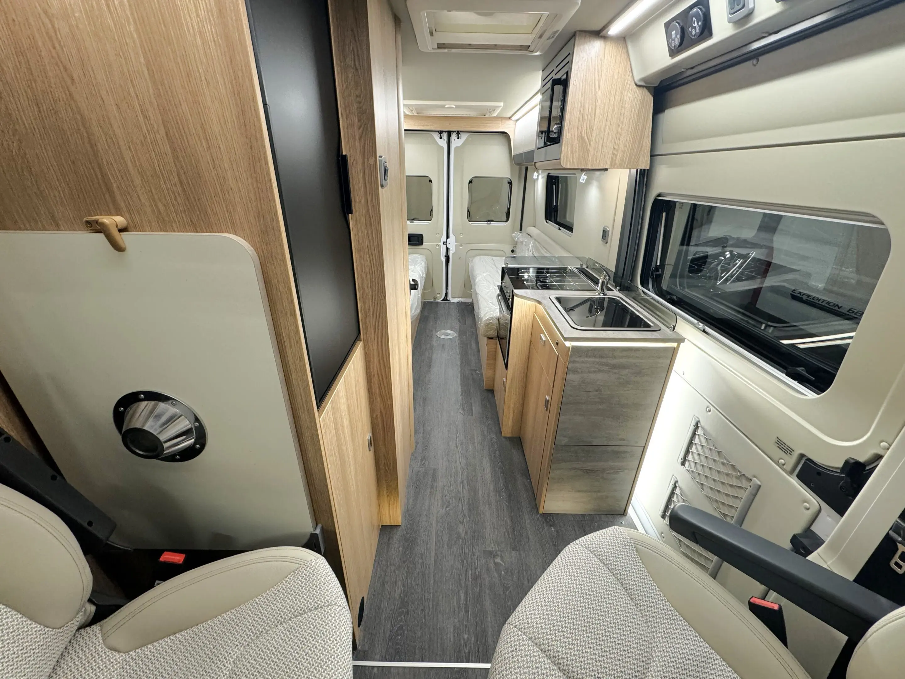 2024 Auto-Trail V Line 610 Se