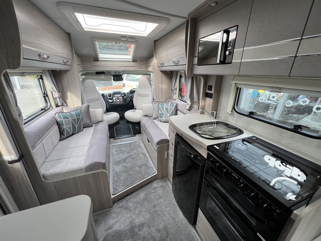 Elddis Signature 185