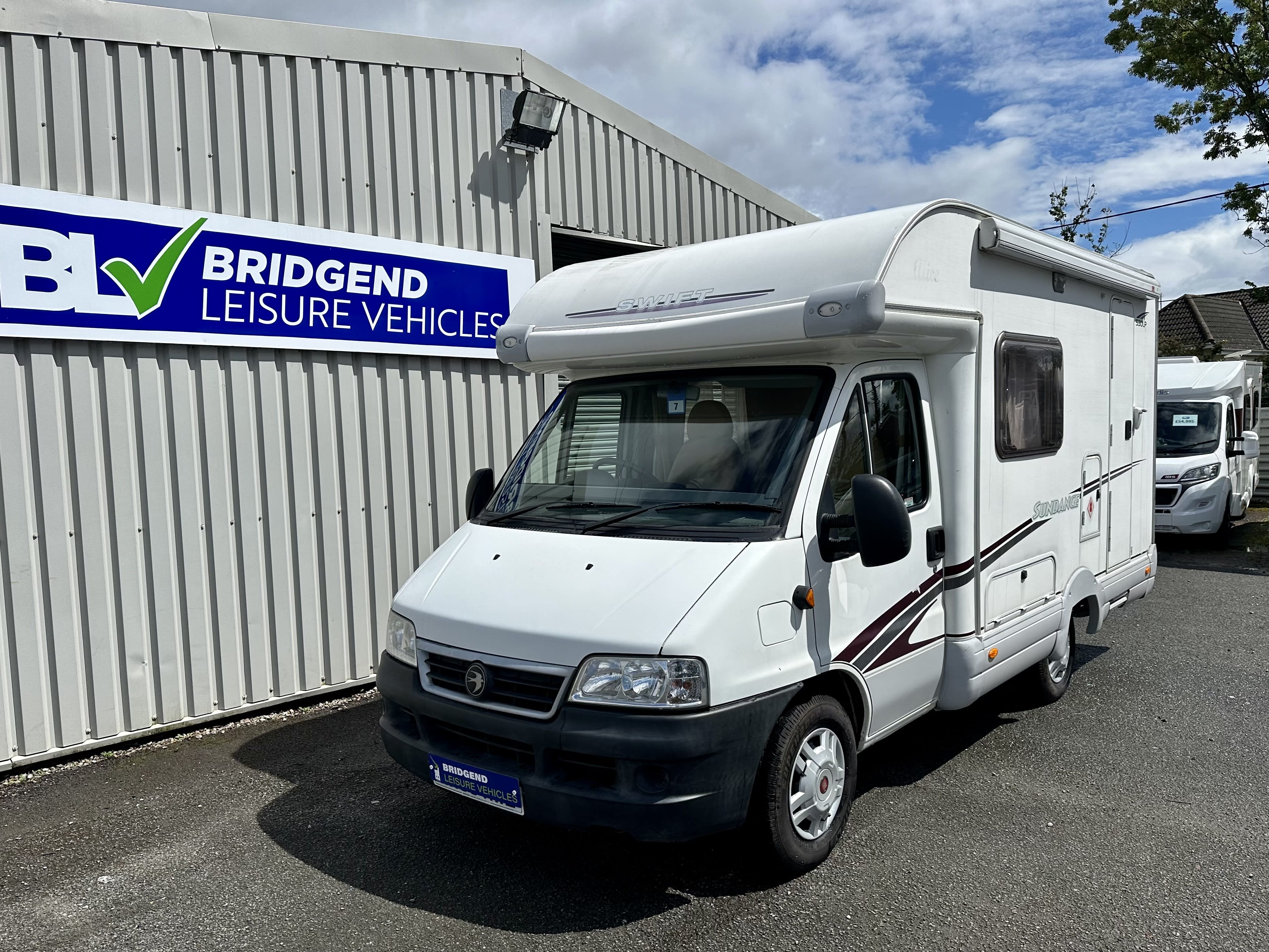Swift Sundance NEW MOT. 5 berth. 4 belts.