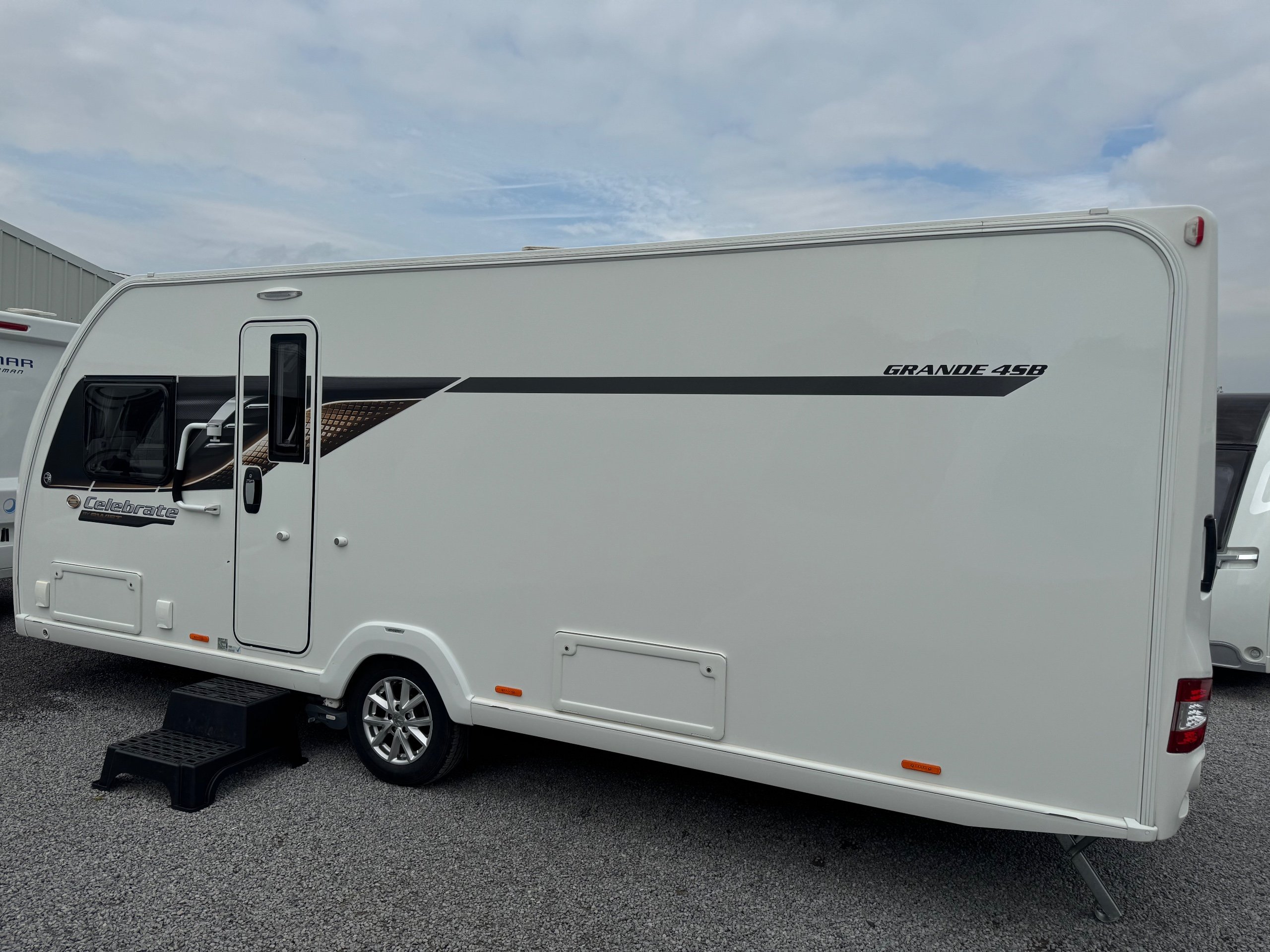 2023 Swift Celebrate Grande 4SB