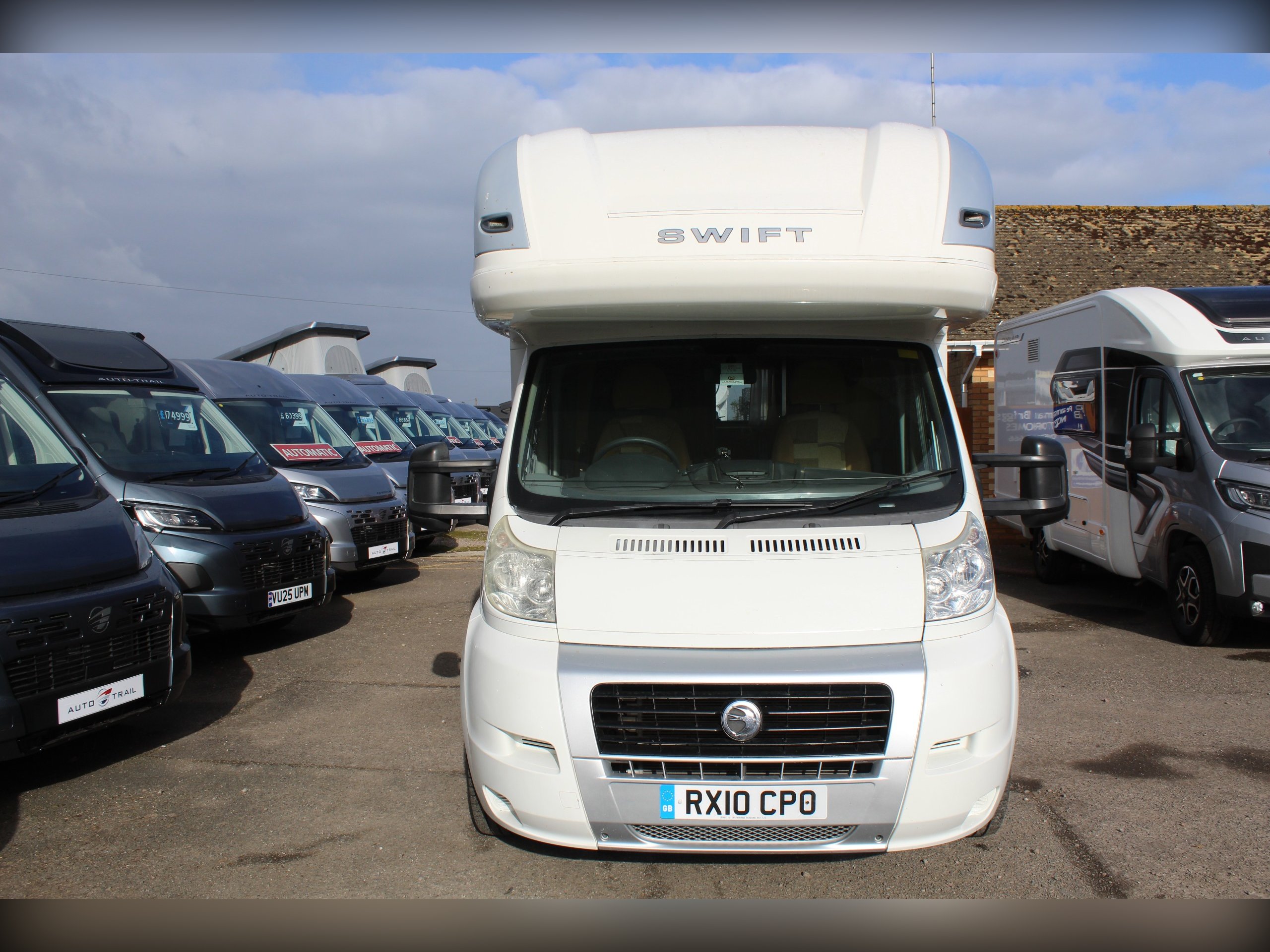 2010 Swift Voyager 695 EL