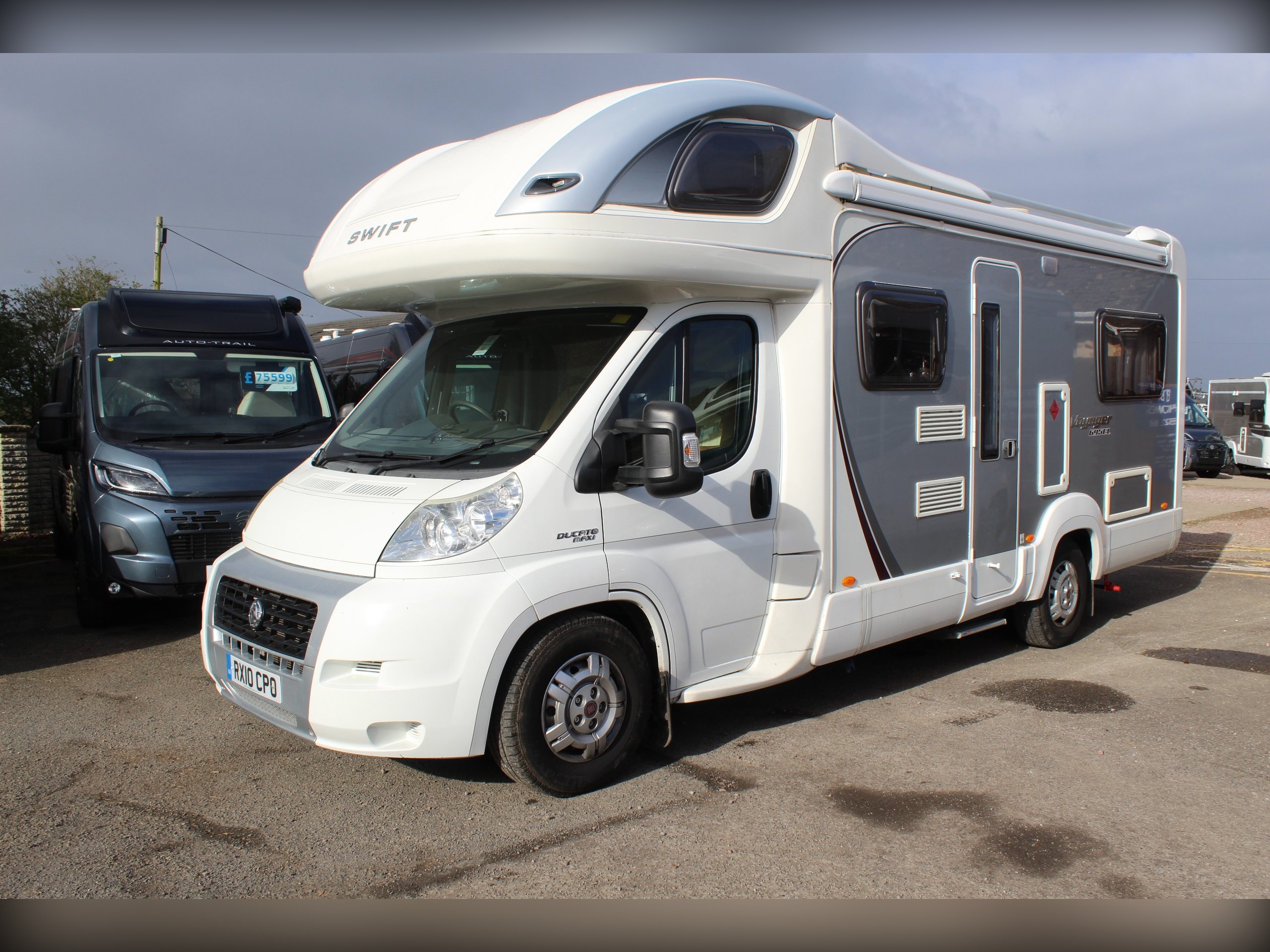 2010 Swift Voyager 695 EL