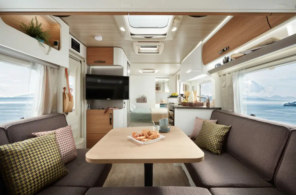 Eriba Touring 320 GT FAMILIA - 2 BERTH - SORRY NOW SOLD DEPOSIT TAKEN -