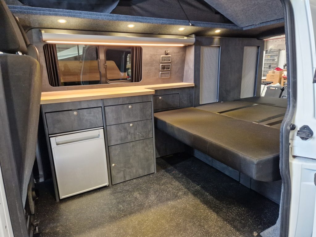 Volkswagen Transporter TDI Pop-Top Camper
