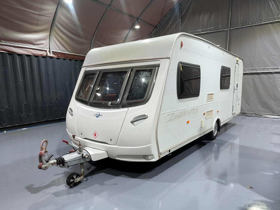 Lunar Zenith Six Caravan Review & Specs | RoamWorthy